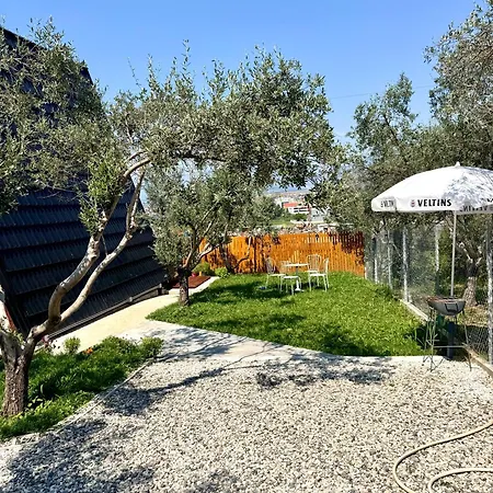 Апартаменты Escape To Nature Calm Intirana Тирана